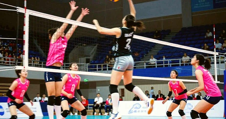 A Body Still Being Written: The 13-Year-Old, the 2.10m Frame, and Day Two in Fukuoka