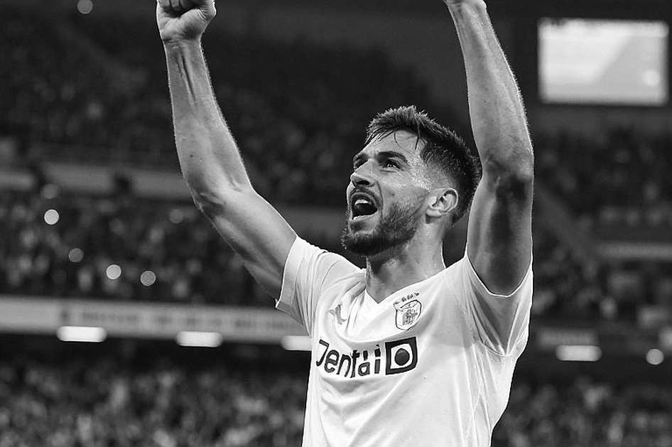 Leverkusen 2-0 Leipzig: Người đội trưởng gọi tên thứ bóng đá còn thiếu