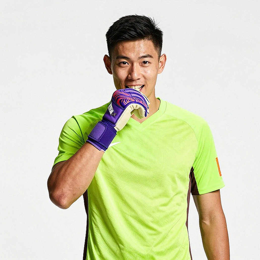 Vietnam Goalkeepers: The Three-Top Dilemma in the Kim Sang-sik Era Vietnam Goalkeepers: The Three-Top Dilemma in the Kim Sang-sik Era