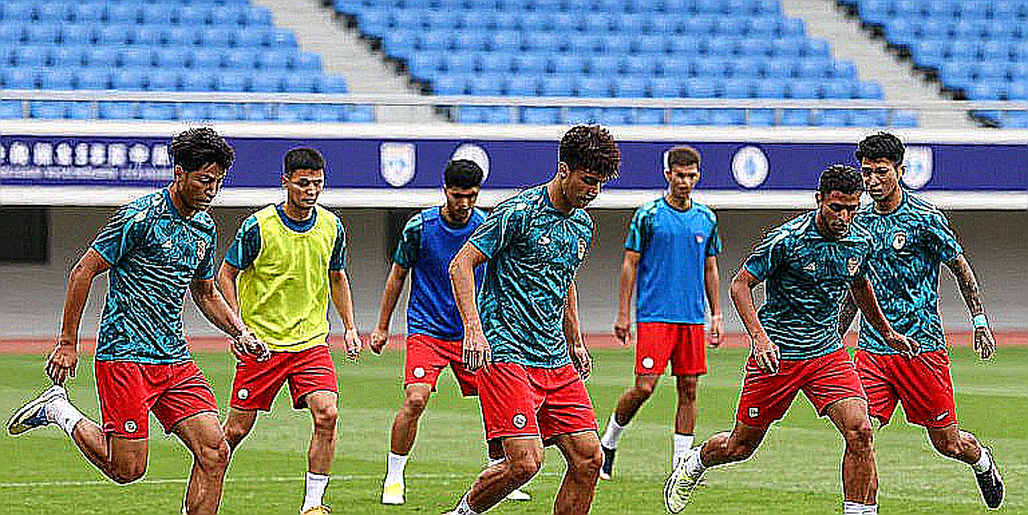 ASEAN Cup 2026 của Việt Nam: Nguyễn Xuân Son, sơ đồ ba trung vệ và vết nứt chưa lành của V.League