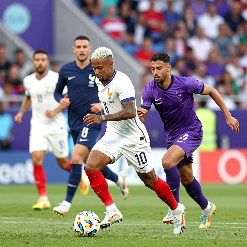 When Sarach Yooyen's Long-Range Strike Slipped Past a Back Three: Did Vietnam Lose a Goal, or Lose an Assumption? When Sarach Yooyen's Long-Range Strike Slipped Past a Back Three: Did Vietnam Lose a Goal, or Lose an Assumption?