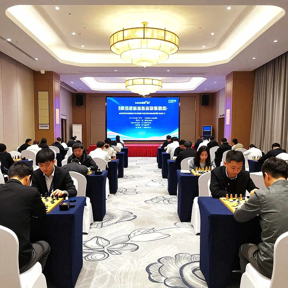 Elephant Gambit 60 phút: Nước thứ hai bất quy tắc và cái bẫy của lời hứa điểm số Elephant Gambit 60 phút: Nước thứ hai bất quy tắc và cái bẫy của lời hứa điểm số