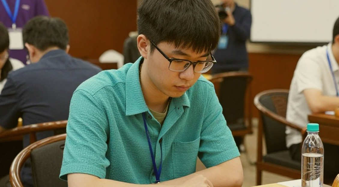 Món quà ngoại giao từ bàn cờ: Thủ tướng Ấn Độ tặng bản ghi chép ván đấu World Cup của Sindarov cho Tổng thống Uzbekistan