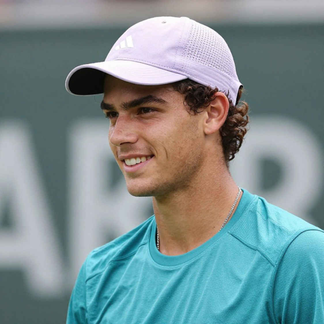 Eala viết tiếp câu chuyện cổ tích tại US Open: Chiến thắng 64 phút và bài học từ thảm bại Strasbourg