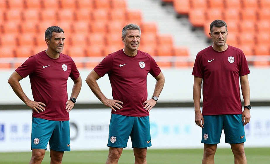Phạm Tuấn Hải ghi bàn đầu tiên cho Nam Định: thắng Thanh Hóa 2-0 nhưng cả hai bàn đều đến từ cánh