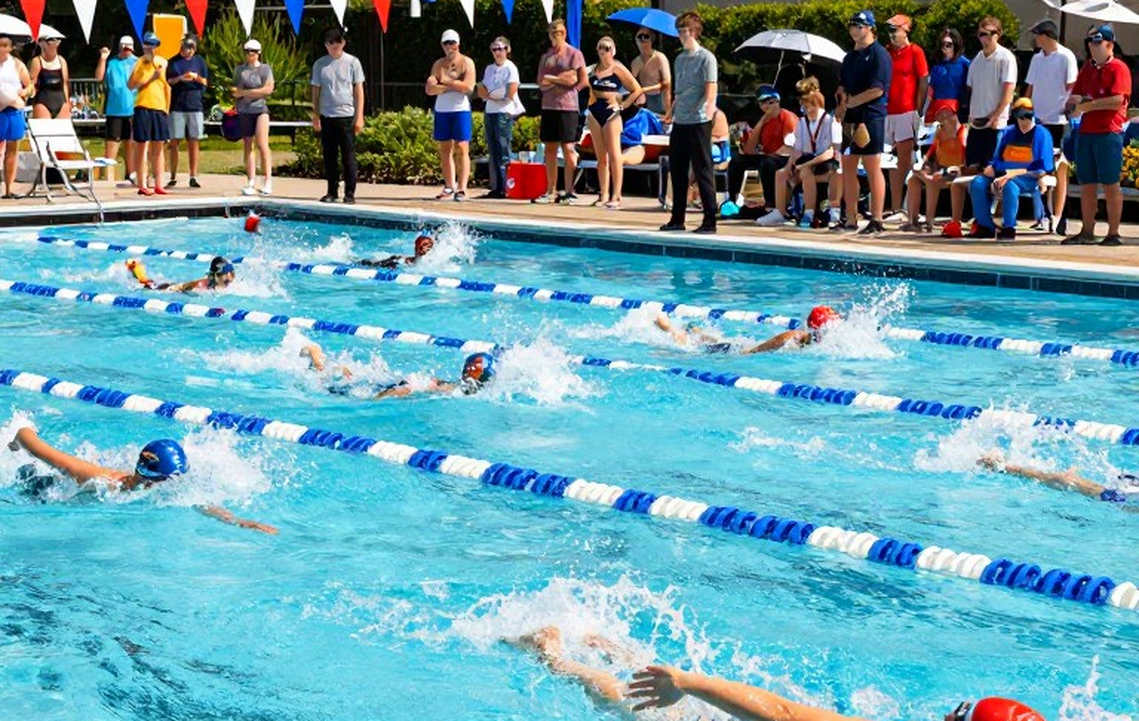 Lakeside Aquatic Club tuyển Giám đốc chương trình bơi lội phát triển: Nền tảng hay chiêu trò?