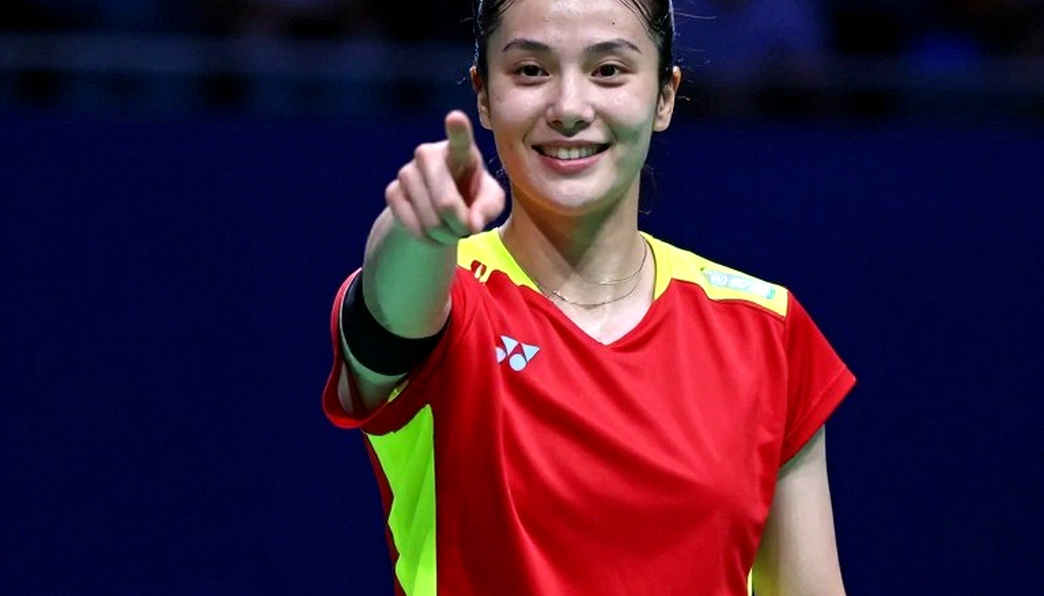 Khói ở Indonesia, đèn ở New Delhi: Ashmita Chaliha và bài toán tiêu chuẩn sân đấu của BWF Khói ở Indonesia, đèn ở New Delhi: Ashmita Chaliha và bài toán tiêu chuẩn sân đấu của BWF