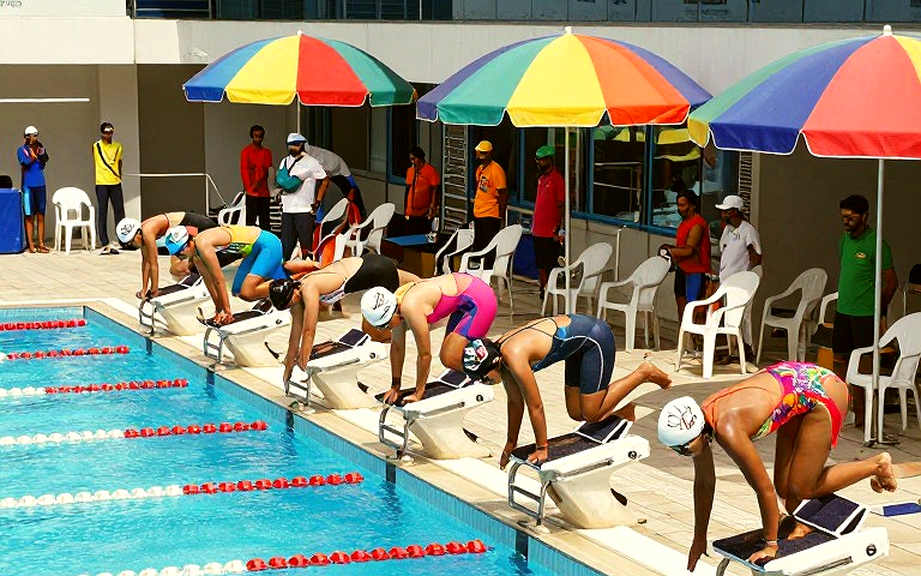 College Swim League: Hai cái tên được tòa cho phép, và một tấm psych sheet trống College Swim League: Hai cái tên được tòa cho phép, và một tấm psych sheet trống